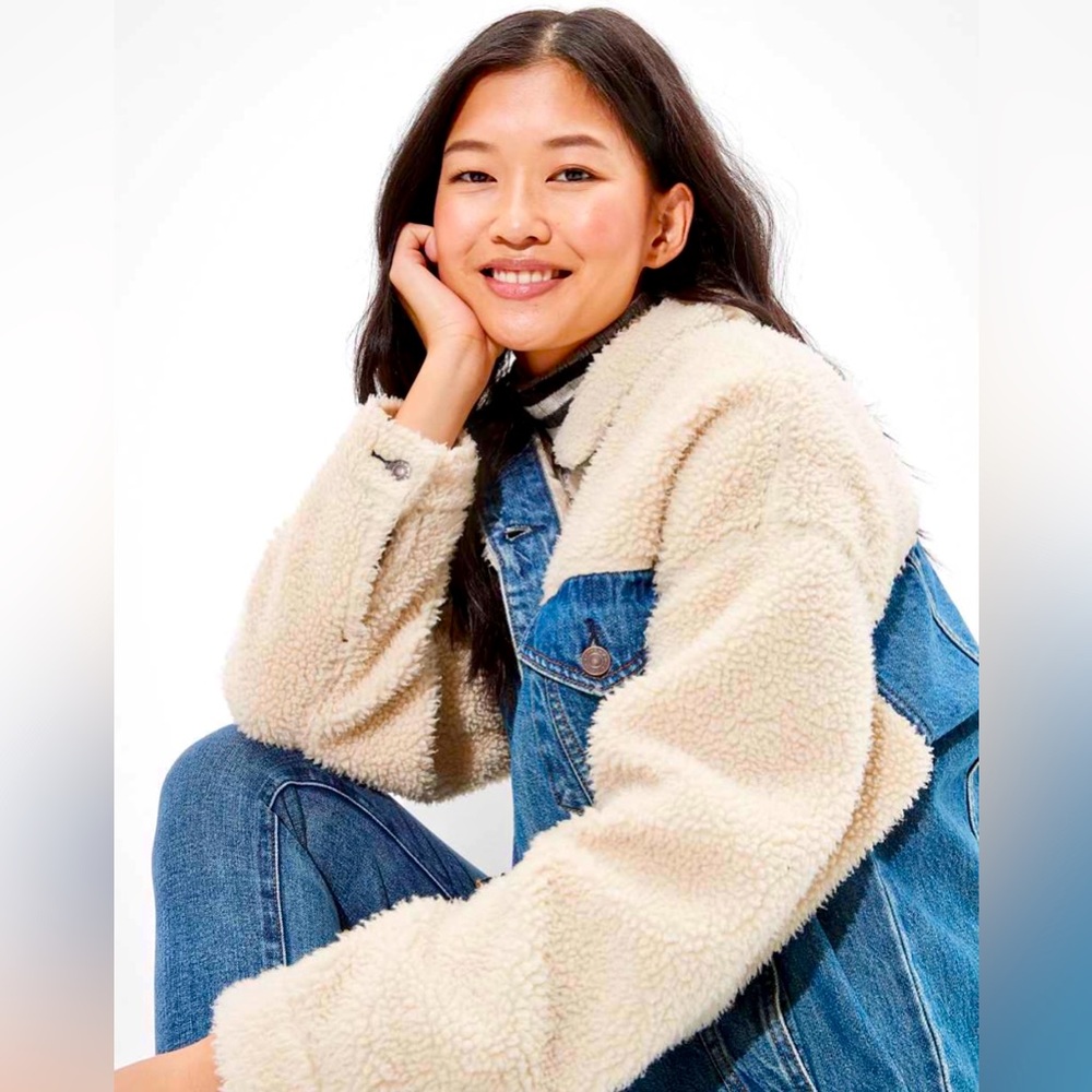 NWT-American Eagle Outfitters 🦅 Half Sherpa denim jacket